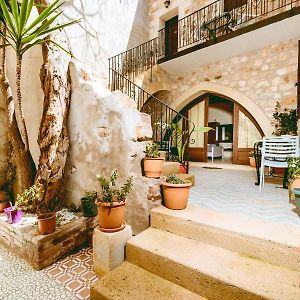 Bozzali Deluxe Hotel